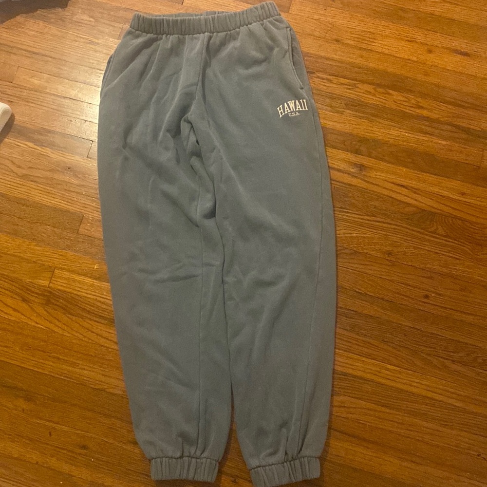 Brandy Melville  hawaii USA sweatpants.